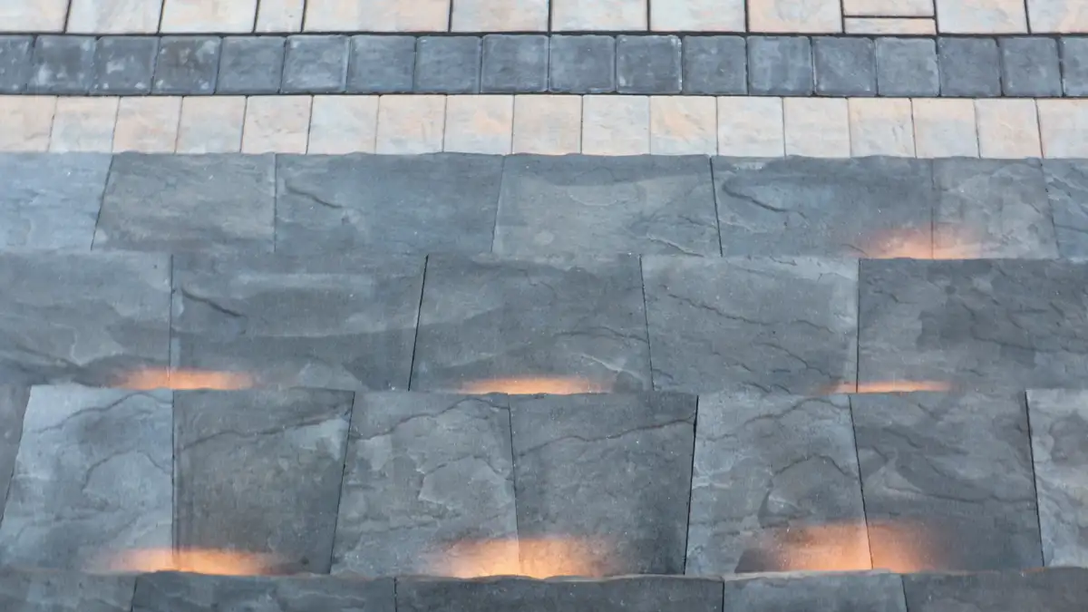 Paver driveway extension with contrasting border